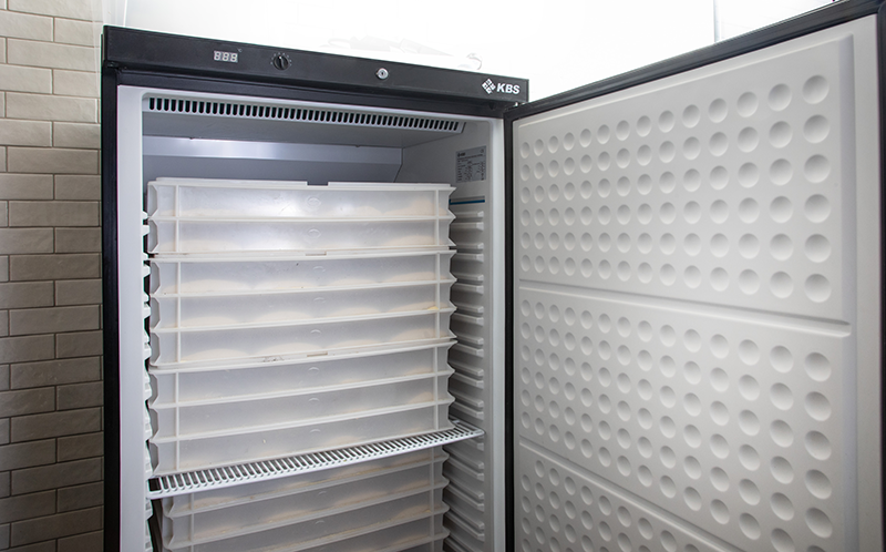 KBS Gastrotechnik Umluft Gewerbekühlschrank KBS 602 U Black Line
