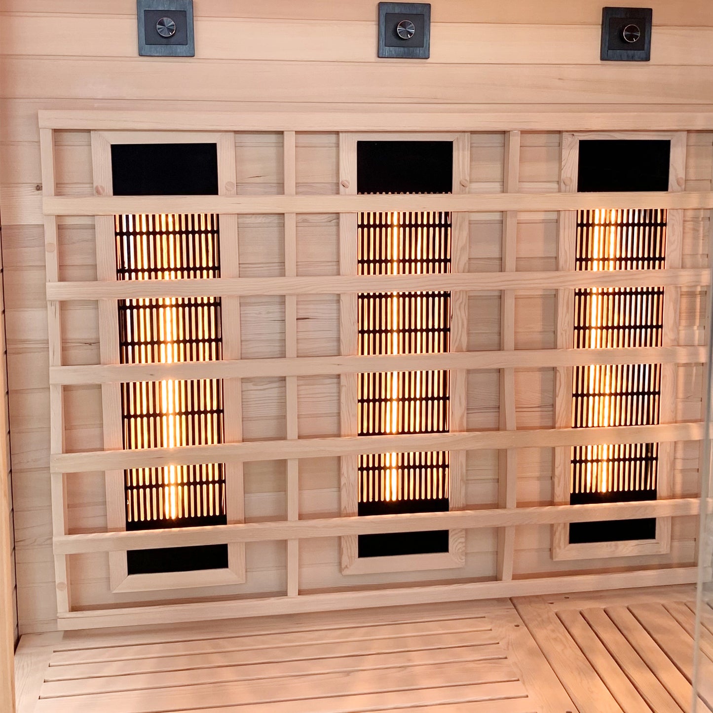 Dewello Infrarotkabine MONTREAL 120x120 Dual-Therm bei TroniTechnik