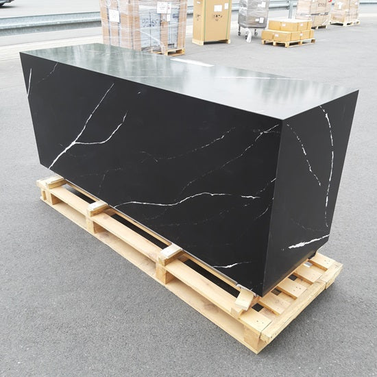 Virtus Neutrale Servicetheke 2000x600x900 mm mit schwarzer Belenco-Quarz-Platte