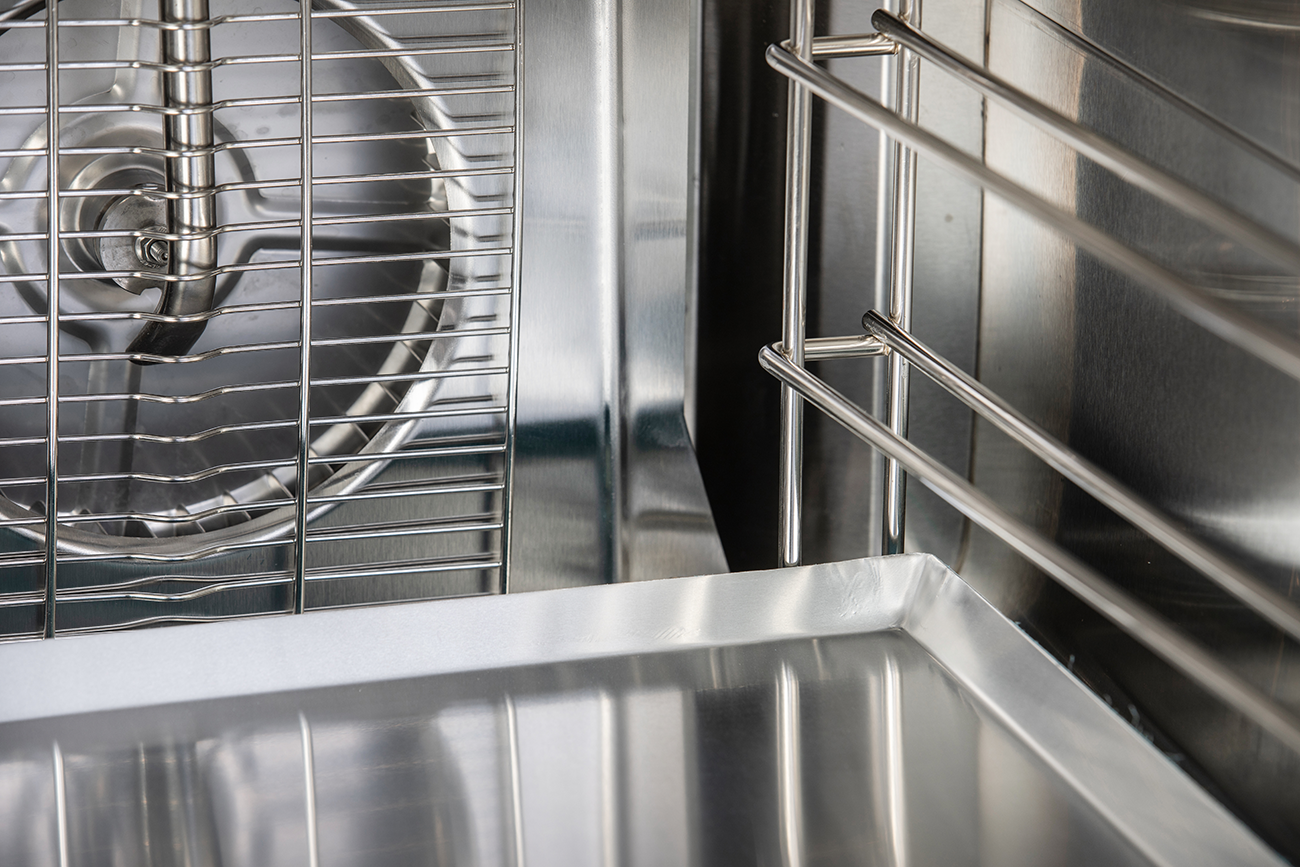 KBS Gastrotechnik Heißluftofen Euronorm 6,4 kW mit manueller Beschwadung und digitaler Zeitanzeige