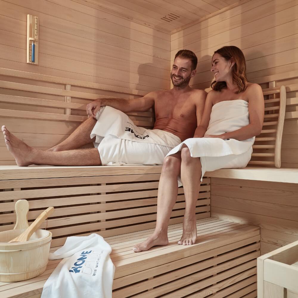 Home Deluxe Traditionelle Sauna SKYLINE BIG XL - 200 x 200 cm für 6 Personen