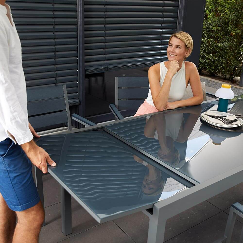 Home Deluxe Gartentisch ausziehbar aus Glas SOL - 180/240 x 90 cm
