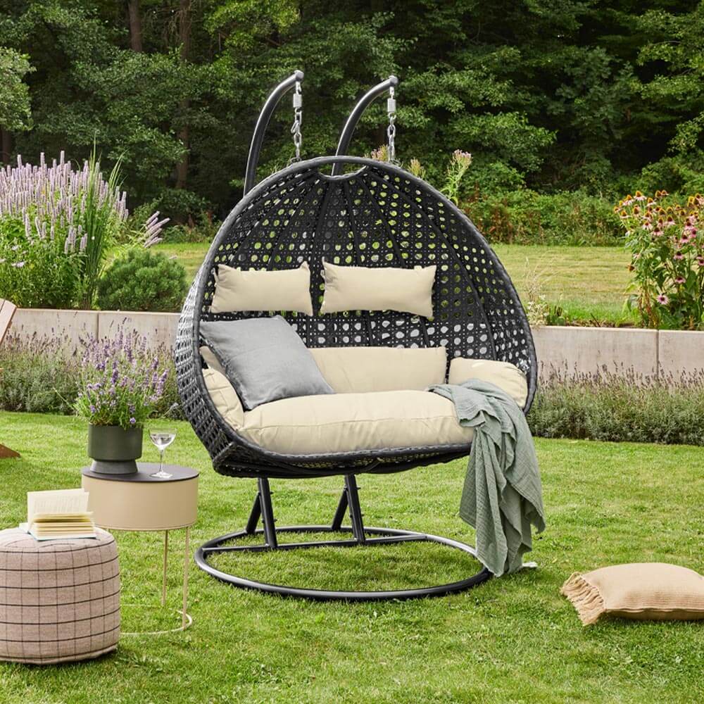 Home Deluxe Polyrattan Hängesessel mit Regenabdeckung TWIN DELUXE - Schwarz/Creme für 2 Personen