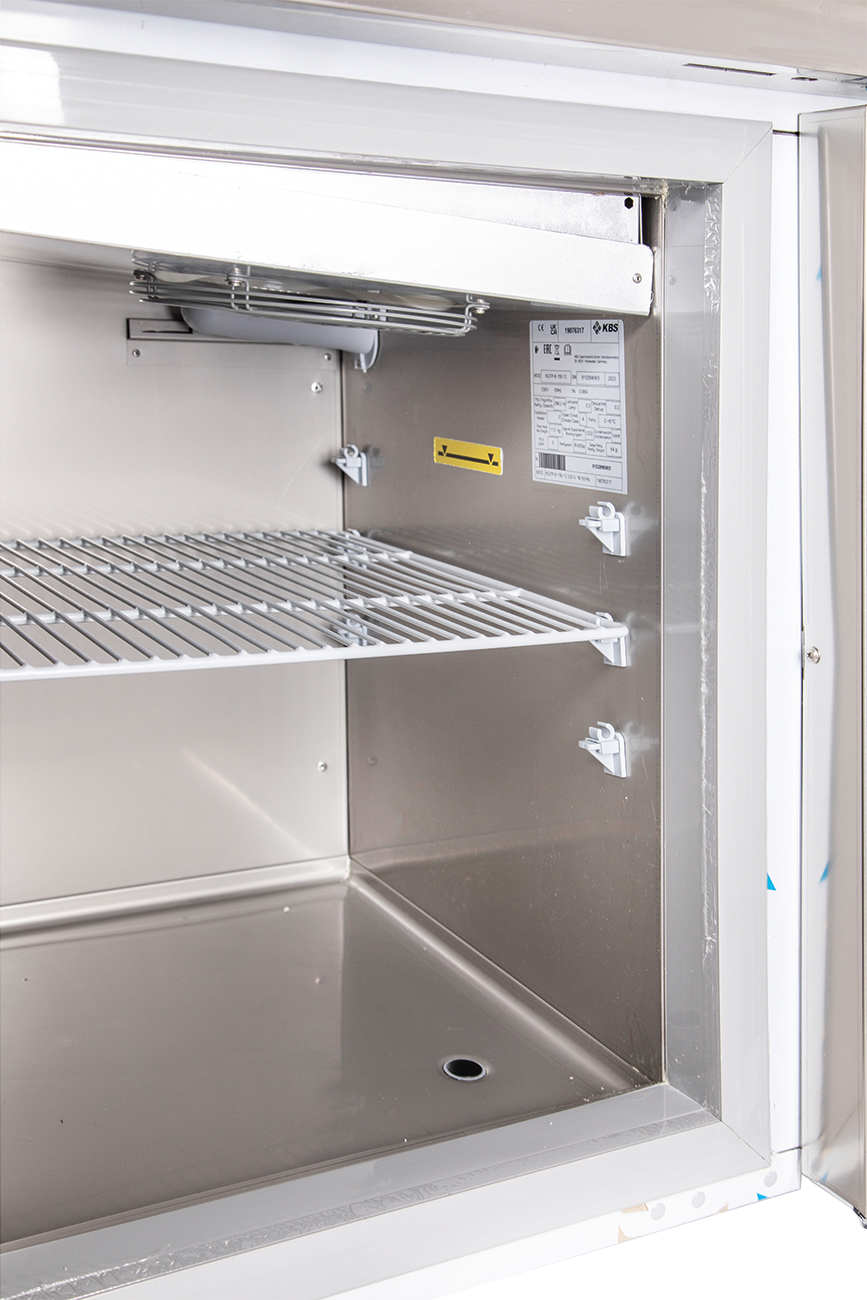 KBS Gastrotechnik Kühltisch Ready KT2612 mit Arbeitsplatte, Aufkantung 1 Tür, 2 halbe Schubladen