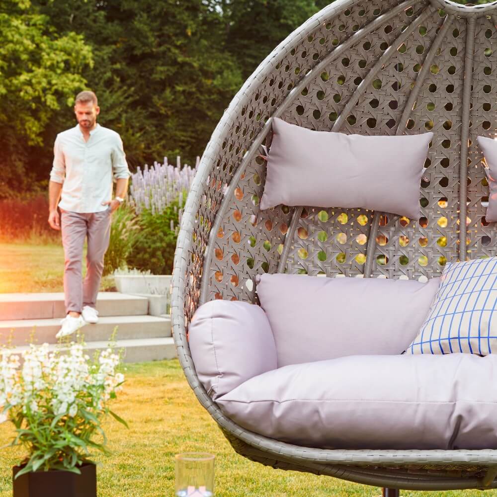 Home Deluxe Polyrattan Hängesessel mit Regenabdeckung TWIN - Grau für 2 Personen