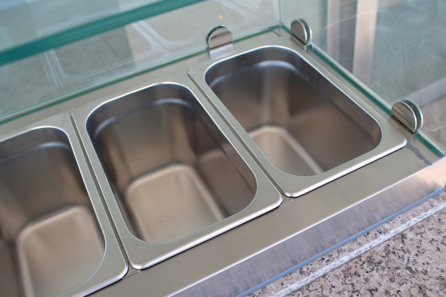 CombiSteel PIZZATISCH MIT GLAS 3 TÜREN