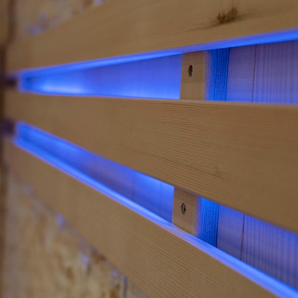 Home Deluxe Traditionelle Sauna mit Kunststeinwand SKYLINE BIG XL - 200 x 200 cm für 6 Personen