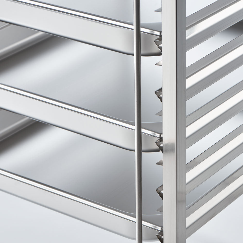 Stalgast Tablettwagen aus Edelstahl, passend für 14 x GN 1/2, 590 x 670 x 1735 mm (BxTxH)