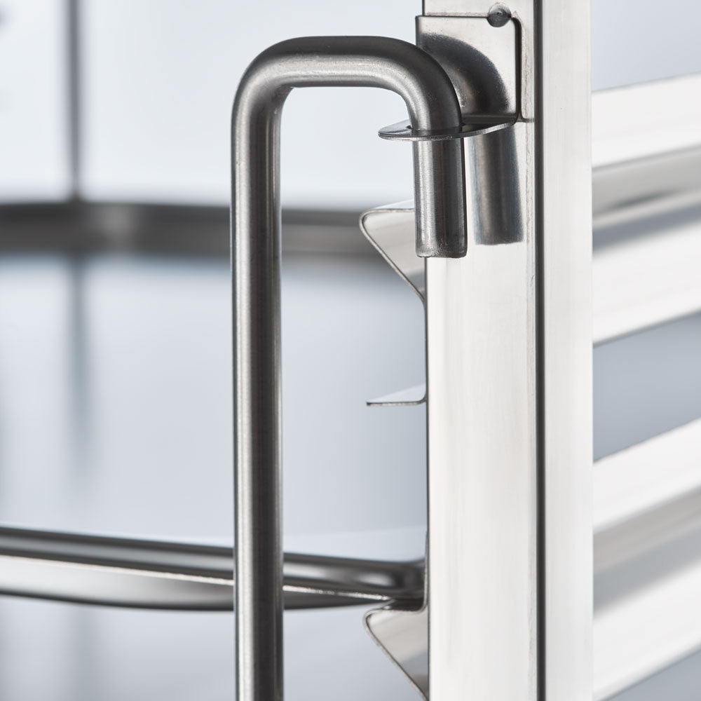 Stalgast Tablettwagen aus Edelstahl, passend für 14 x GN 1/2, 590 x 670 x 1735 mm (BxTxH)