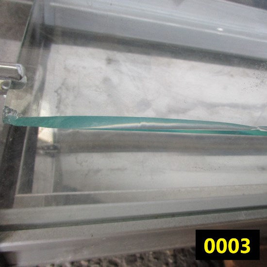 Virtus Tapaskühltheke mit gebogener Frontverglasung und 1 Glasboden, 6x GN 1/3 H=40 mm - BESCHÄDIGT